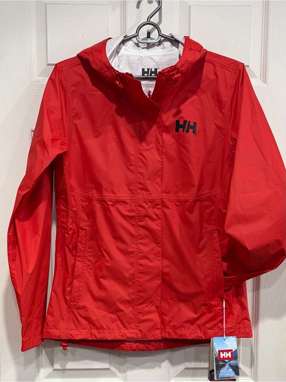 Helly Hansen Women's Small Loke Jacket 2.0 Alert Red NWT Rain Coat Waterproof